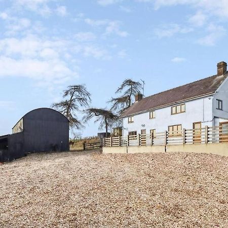 Upper Caerfaelog Farmhouse Llanbister Eksteriør billede